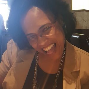 Meet your Posher, Dionne